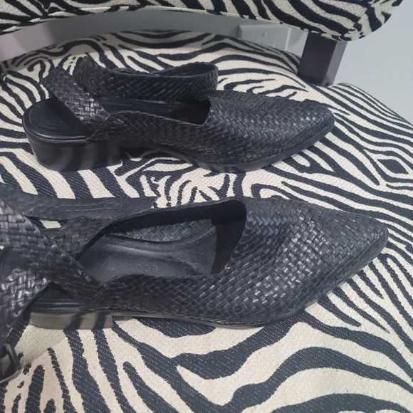 Freda Salvador Black Woven Sandals - Picture 3 of 7